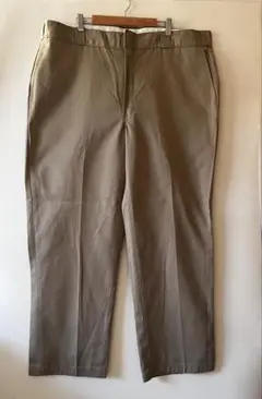 No.4447 US古着Dickiesワークパンツ チノ 42×30 XXL相当