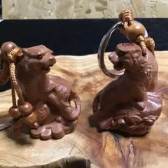 勝運招福 天然桃木彫り・虎 キーチャーム ペア
