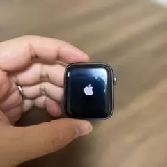 Apple Watch SE 本体 ブラック 充電ケーブル付き