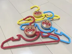 【美品)アンパンマンハンガー 3個セット