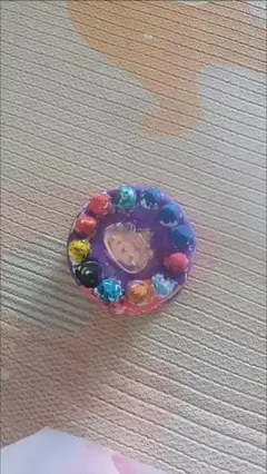 多色 アクリル絵の具 円形 デザイン