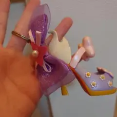 ディズニーリゾート デイジー ハイヒール型 キーホルダー