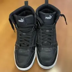 PUMA ブラック ハイカット スニーカー