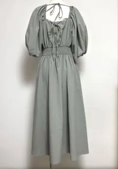 パフスリーブ　ワンピース