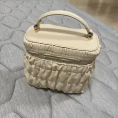 クリーム色 キルティング ショルダーバッグ
