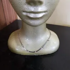 エモダ　スタッズネックレス