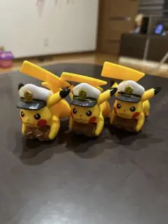 ハッピーセット　ピカチュウ 警察帽子 フィギュア 3体セット