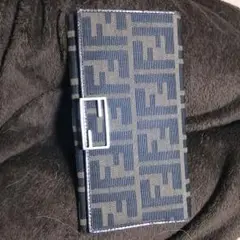FENDIの長財布