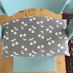 ストッケトリップトラップ　クッション　さくらんぼ