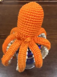 オレンジ色のタコのあみぐるみ