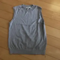 UNIQLO グレー ノースリーブ セーター S