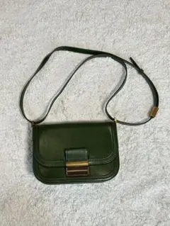 Charles & keith Charlotシャーロット クロスボディバッグ