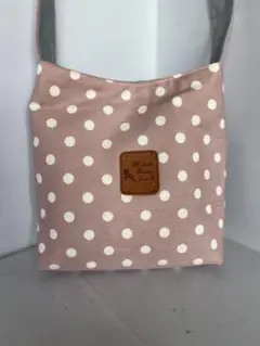 水玉模様のショルダーバッグ