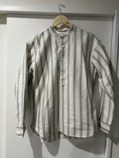 ハーフボタンストライプシャツ