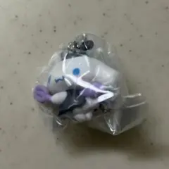 いたずら小悪魔スウィング　サンリオ　シナモンロール　ガチャガチャ　キーホルダー