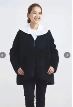 yori 美品 Vネック裾ボアショートコート 黒