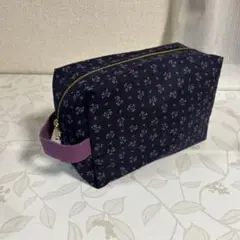 ハンドメイド★旅行用ポーチ　オムツ入れ　大容量★持ち手　ネイビー　小花柄107