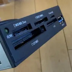 USB 3.0 内蔵型カードリーダー