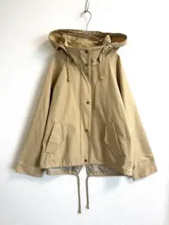 Saloon フード付き ベージュ マウンテンパーカー ポケット付　美品