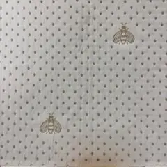 【訳あり】生地 はぎれ 蜂 刺繍入り