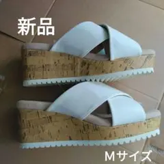 レディースサンダル①　Ｍサイズ　新品未使用　2年保管　合皮傷みなし　匿名配送