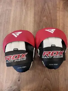 RDX FPR T1R パンチングミット 赤/黒