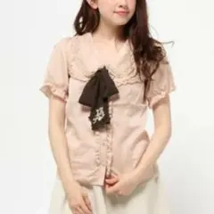 axes femme おリボン付きブラウス