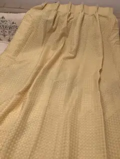 ⭐️新品未使用⭐️薄いイエローのカーテン フック付き1枚