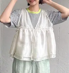 ホワイトシルク風ベスト・ジレ