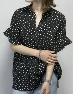 ほぼ新品 FUNNY COMPANY デシン スキッパー ドット ブラウス 黒