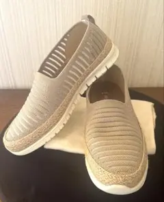 スリッポン　ベージュ