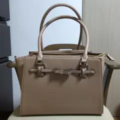 ベージュ ハンドバッグ 合成皮革 ボックス型