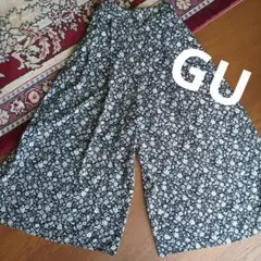 GU　花柄ガウチョパンツ ネイビー/ホワイト
