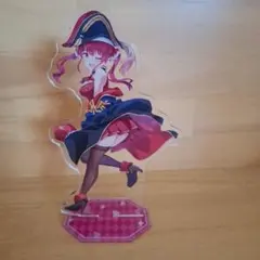 宝鐘　マリン　アクリルスタンド 赤い衣装のキャラクター
