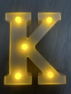 未使用に近い！アルファベットK LEDライト イエロー