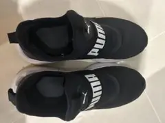 プーマ　ランニングシューズ　黒