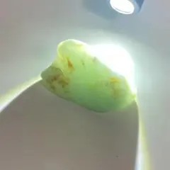 糸魚川翡翠　ロウカン質　39.3g