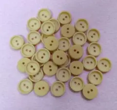 クリーム色 2つ穴ボタン 37個セット