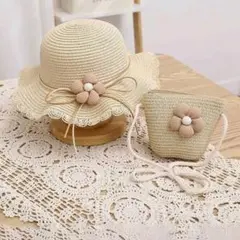 新品未使用☺︎︎ベージュの花飾り付き麦わら帽子とポーチセット