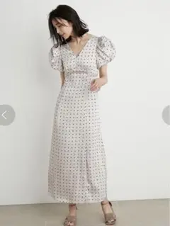 SNIDEL sustainableギャザーパフスリーブドットワンピース