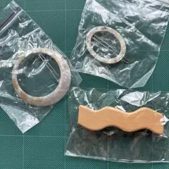 ヘアアクセ、バレッタ3点セット　アクリル製リングと木製