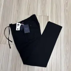 新品未使用　ユニバーサルランゲージ　レダ　スラックス　無地　ブラック