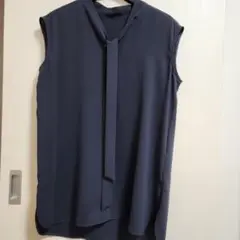 23区ボウタイノースリーブルブラウス