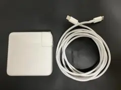 Apple 87W USB-C Power Adapterとケーブル