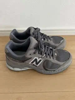 NB公式 - ニュースリリース - 人気の「2002R」がゴルフシューズ