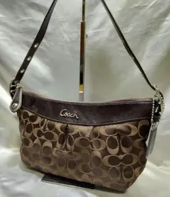 【再々値下げ】COACH(コーチ)シグネチャー ショルダーバッグ AU305