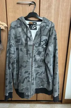 ステューシーパーカーコラボ　L