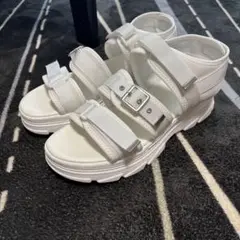 ホワイト スポーツサンダル 厚底