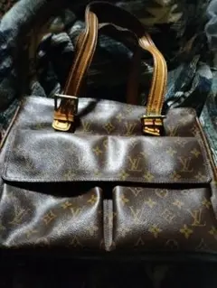 LOUIS VUITTON