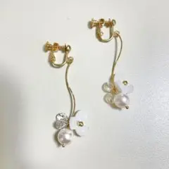 花モチーフ パール クリップ式イヤリング